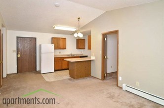 Kenwood II in Des Moines, IA - Building Photo - Interior Photo