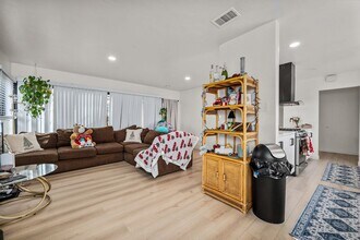 5229 Rincon St in San Diego, CA - Building Photo - Building Photo