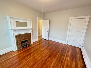 11 Linden St, Unit 2 in Boston, MA - Foto de edificio - Building Photo