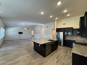 391 Maclure Ave in Madera, CA - Building Photo - Building Photo