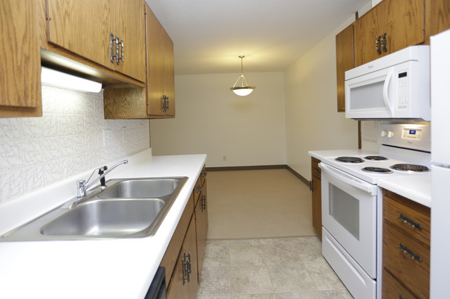 Near Downtown Fargo! in Fargo, ND - Building Photo - Interior Photo