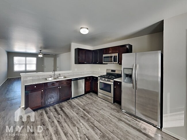 10604 SW 22nd St in Yukon, OK - Building Photo - Building Photo