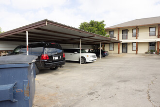 3202 Chestnut St in Laredo, TX - Building Photo - Building Photo