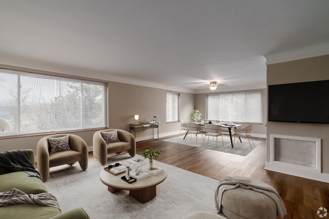 Essex House Apartments in Shaker Heights, OH - Foto de edificio - Building Photo