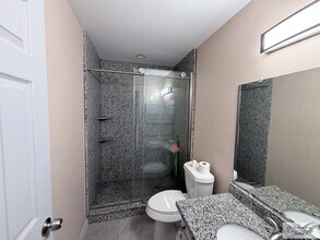 305 Calle Amistosa, Unit 502 in Brownsville, TX - Foto de edificio - Building Photo