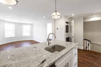 168 Northampton St, Unit 7 in Boston, MA - Foto de edificio - Building Photo