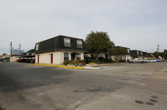 Northwood Apartments in San Antonio, TX - Building Photo - Building Photo