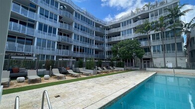 2155 Washington Ct in Miami Beach, FL - Building Photo - Building Photo