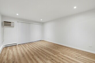 850 E Old Willow Rd in Prospect Heights, IL - Building Photo - Building Photo