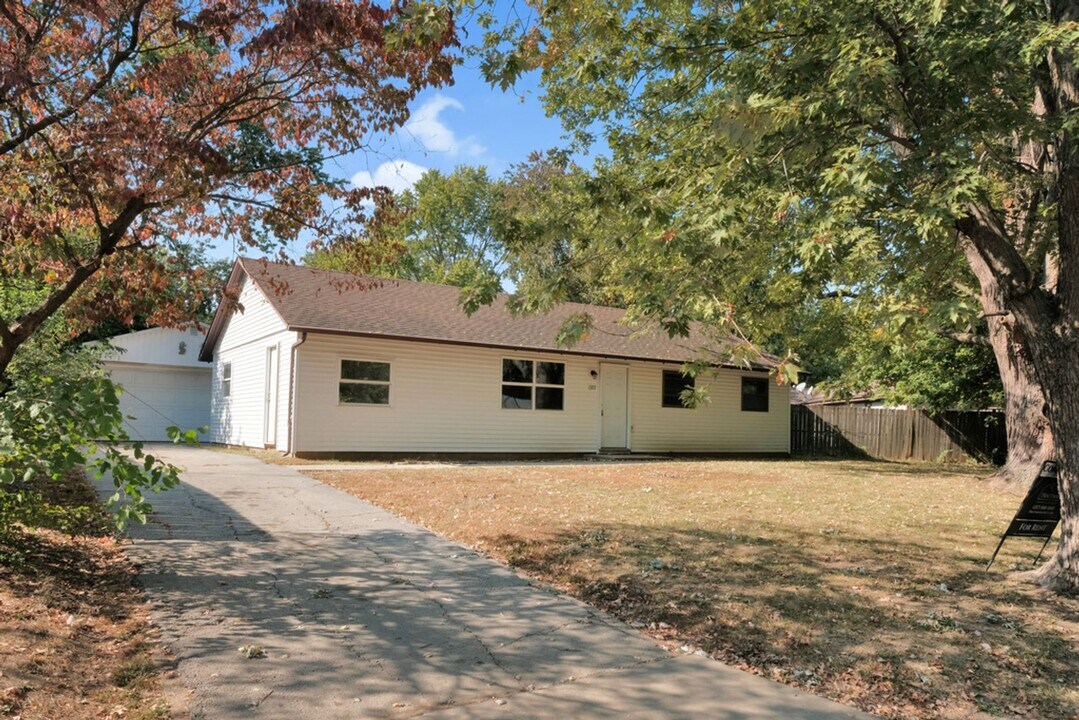 1507 Thornton Dr in Champaign, IL - Foto de edificio