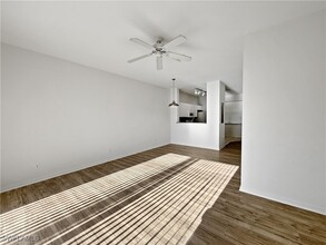 3612 Pine Oak Cir in Ft. Myers, FL - Foto de edificio - Building Photo