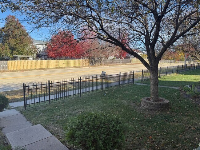 1103 E Shelbourne Dr in Normal, IL - Building Photo - Building Photo