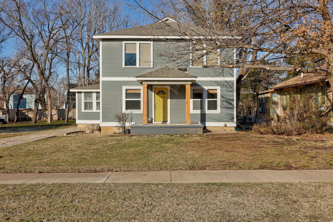 property at 916 Classen Blvd