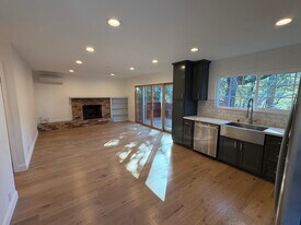 14400 Springer Ave in Saratoga, CA - Building Photo