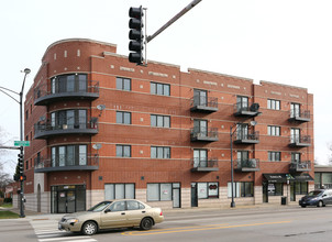 Peterson Park Residences in Chicago, IL - Foto de edificio - Building Photo