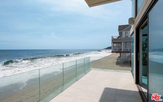 31646 Sea Level Dr in Malibu, CA - Building Photo