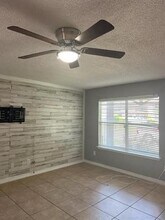 208 Billy Wickliffe Dr in Wilmer, TX - Building Photo - Building Photo