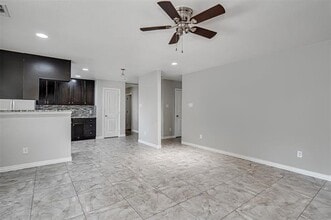 3405 Spring Meadows Dr in Arlington, TX - Building Photo - Building Photo