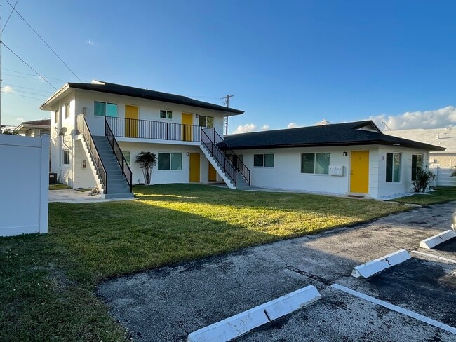 4911 NE 19th Ave, Unit Unit 4 in Fort Lauderdale, FL - Building Photo - Building Photo