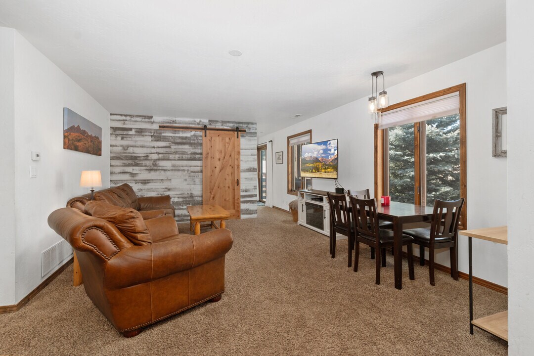 1468 Main St in Carbondale, CO - Building Photo