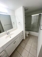 10717 Cleary Blvd, Unit 206 in Plantation, FL - Building Photo - Building Photo