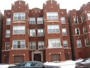 6739-6741 S Clyde Ave in Chicago, IL - Building Photo - Building Photo