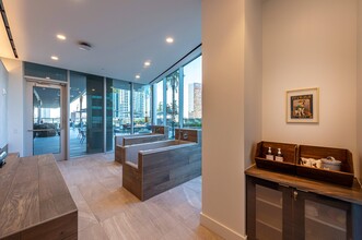 Aspire Post Oak in Houston, TX - Foto de edificio - Building Photo