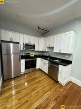 472 Commonwealth Ave, Unit 3 in Boston, MA - Foto de edificio - Building Photo