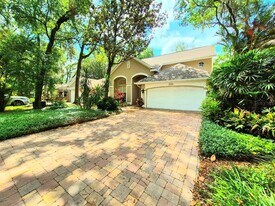 2214 Green Oaks Ln in Tampa, FL - Building Photo