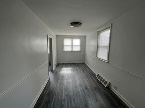 7129 Large St in Philadelphia, PA - Building Photo - Building Photo