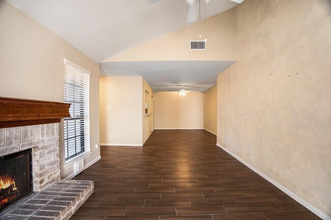 property at 18522 Glen Briar Ln