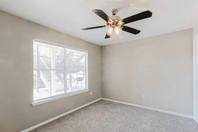 11111 W Montgomery Rd in Houston, TX - Building Photo - Building Photo