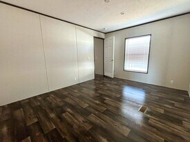 2101 Ladnier Rd in Gautier, MS - Building Photo