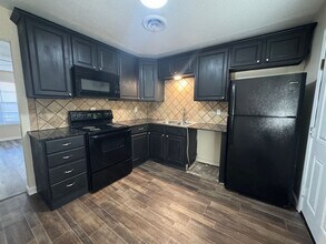 2328 NW 46th St in Lawton, OK - Building Photo - Building Photo