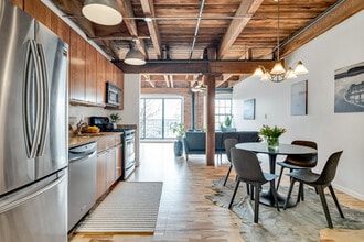 210 Broadway in Everett, MA - Foto de edificio - Building Photo