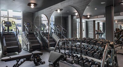 740 N Dixie Hwy in West Palm Beach, FL - Building Photo - Building Photo