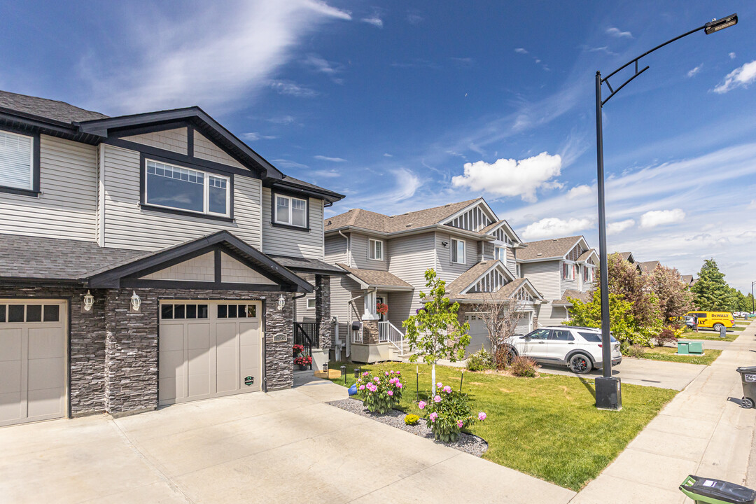 Glenridding Ravine Townhomes in Edmonton, AB - Building Photo