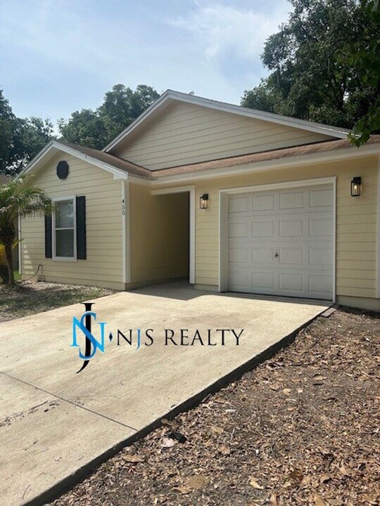 455 W 63rd St in Jacksonville, FL - Building Photo