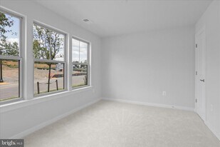 208 Chianti Ter SE in Leesburg, VA - Building Photo