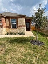 109 Declaration Ln in Liberty Hill, TX - Building Photo - Building Photo