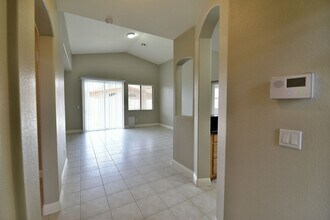 6157 Copper Crest Dr in Las Vegas, NV - Building Photo - Building Photo