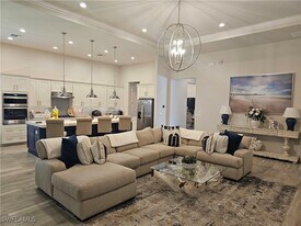 9022 Redonda Dr in Naples, FL - Building Photo