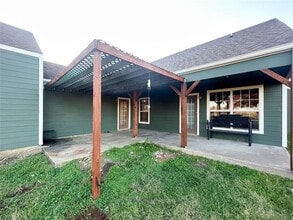 1170 Lumkins Rd in Forreston, TX - Building Photo - Building Photo