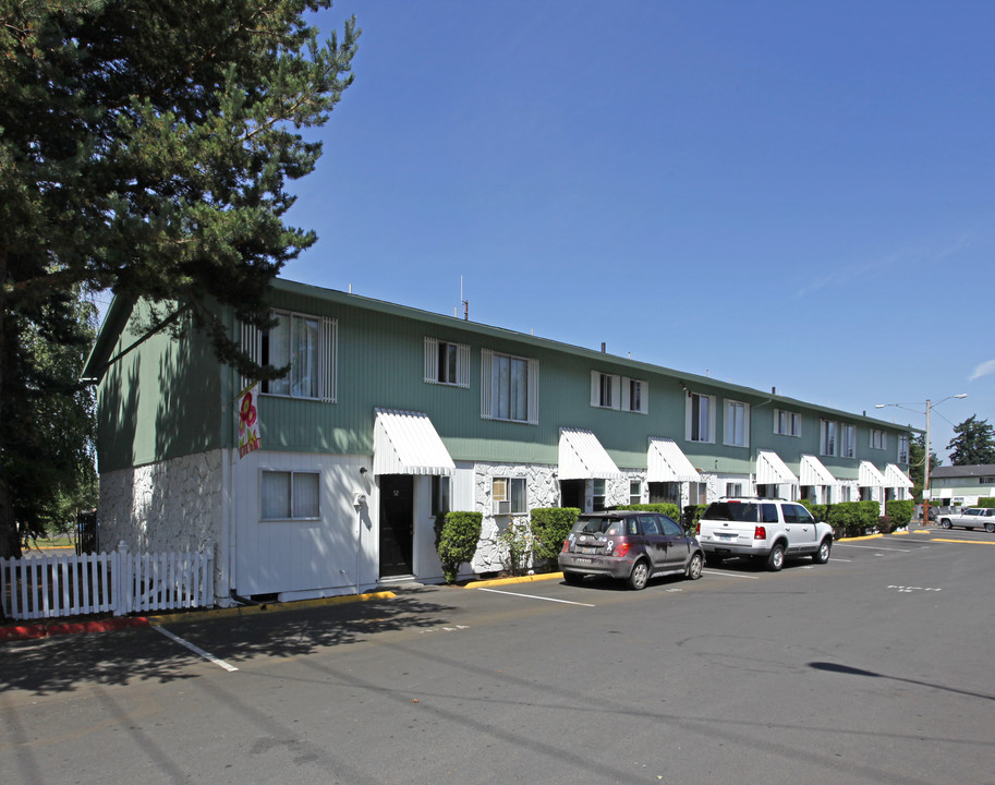 Regency Town Homes in Portland, OR - Building Photo