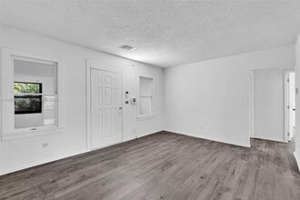 118 NW 44th St in Miami, FL - Building Photo - Building Photo