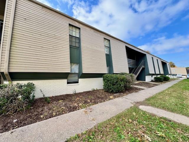 property at 1701 S West End St