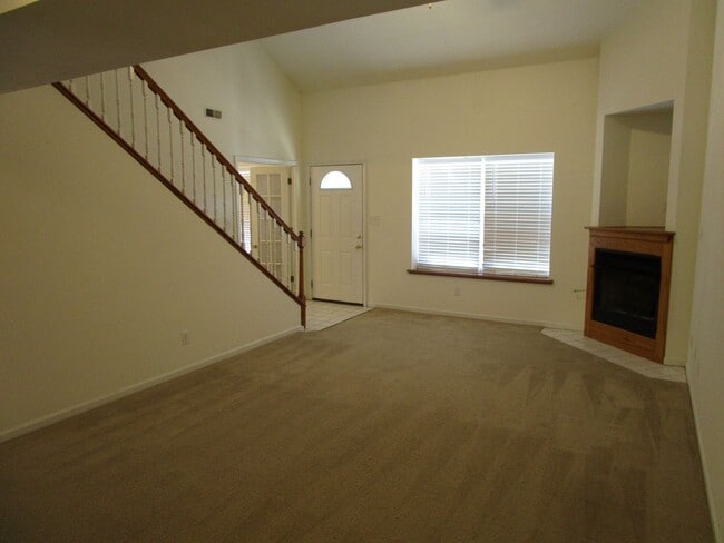 1725-1727-1727 Louise Cir in Columbia, MO - Building Photo - Building Photo