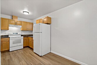 3319 Nevin Ave, Unit D in Richmond, CA - Foto de edificio - Building Photo