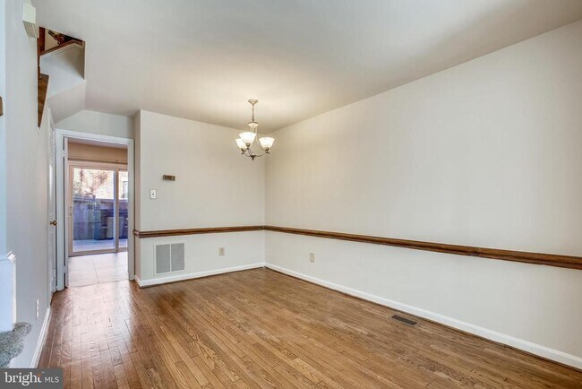 510 Colecroft Ct in Alexandria, VA - Building Photo - Building Photo