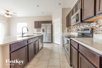 12386 W Reyher Farms Loop in Marana, AZ - Foto de edificio - Building Photo